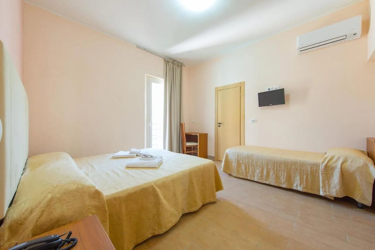 Hotel Adria Nuova 里米尼